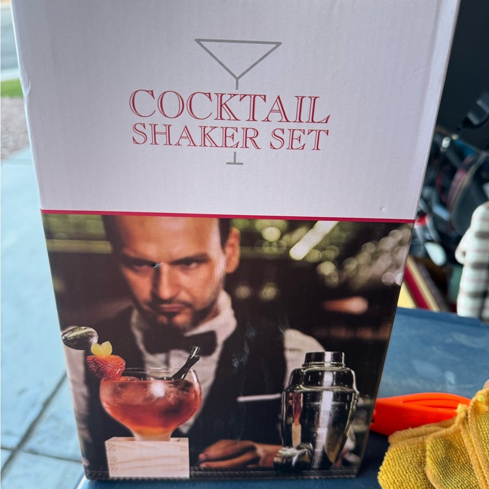 Cocktail Shaker Set